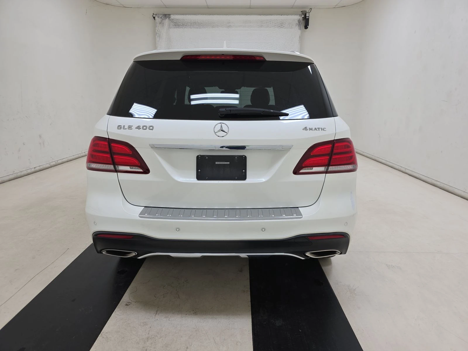 Mercedes-Benz GLE 400 4MATIC* AMG* LED* Harman* Distronic* М.точка* Подг - изображение 5