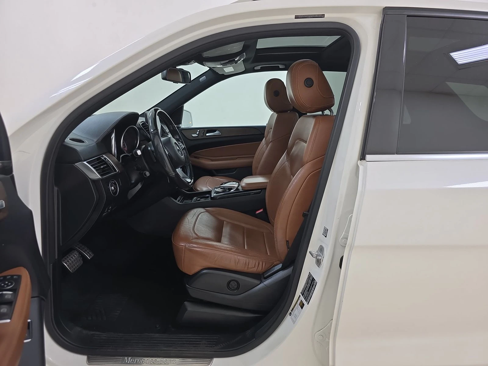 Mercedes-Benz GLE 400 4MATIC* AMG* LED* Harman* Distronic* М.точка* Подг - изображение 9