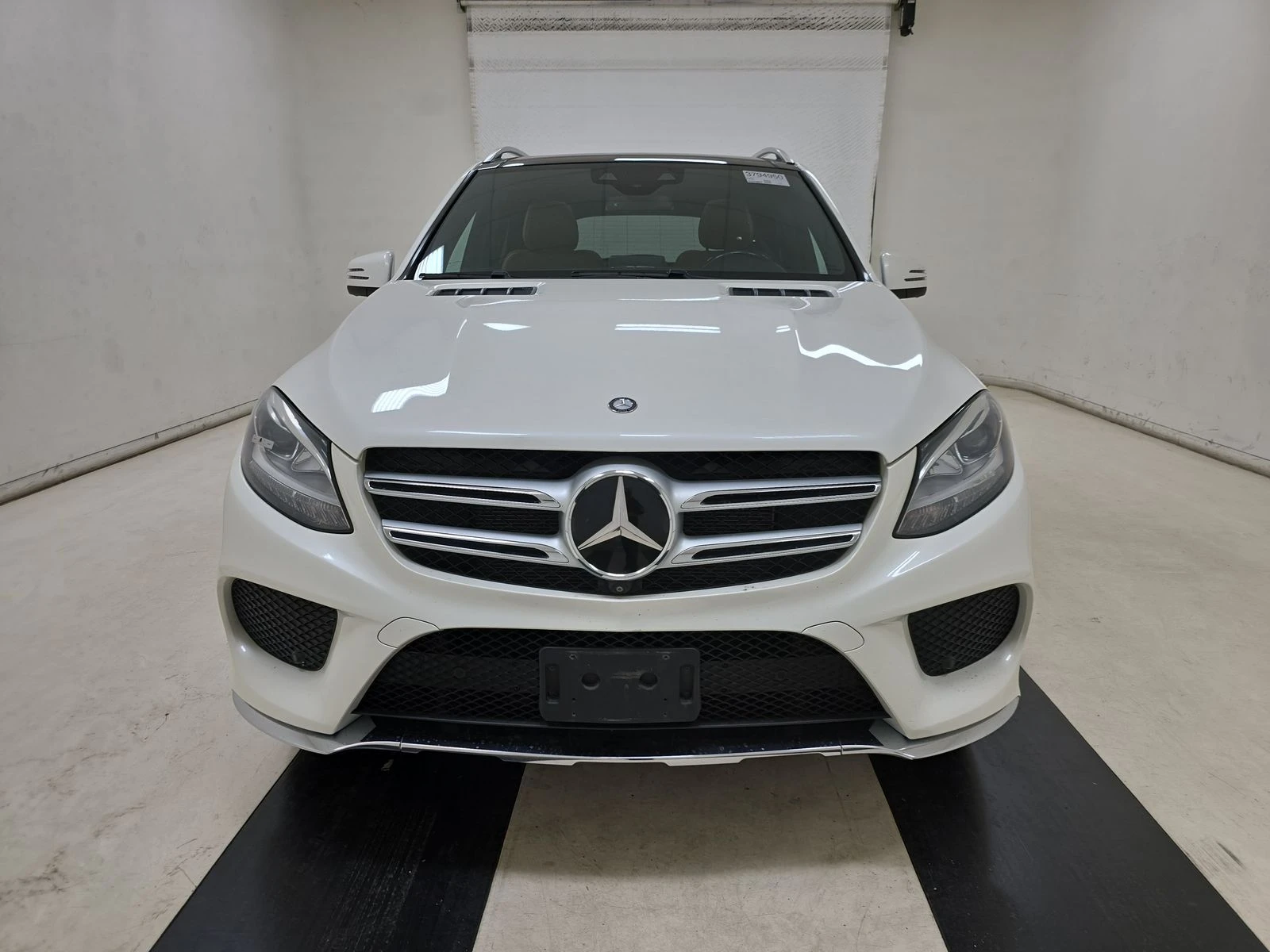 Mercedes-Benz GLE 400 4MATIC* AMG* LED* Harman* Distronic* М.точка* Подг - изображение 2