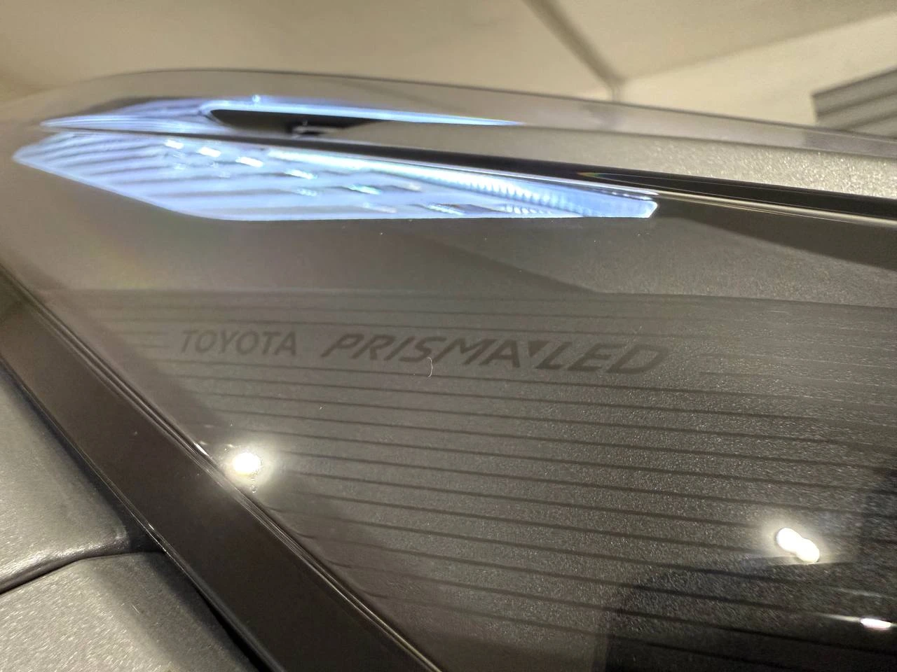 Toyota C-HR 2.0 Lounge* JBL* Memory* Ambient* НАЛИЧНА  - изображение 10