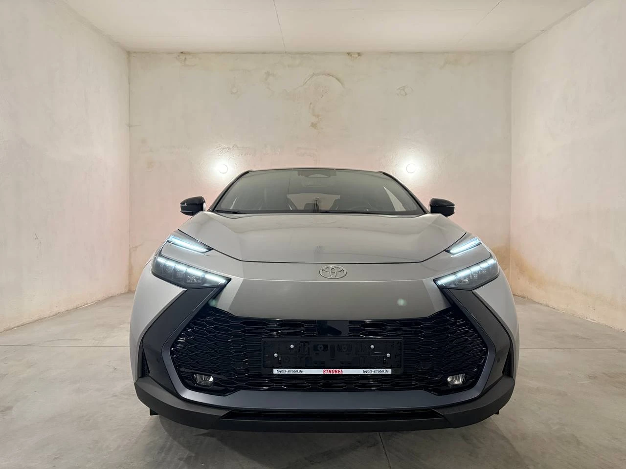 Toyota C-HR 2.0 Lounge* JBL* Memory* Ambient* НАЛИЧНА  - изображение 3