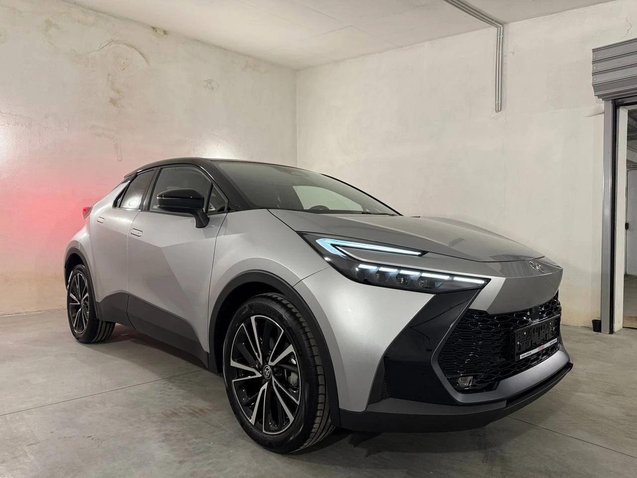 Toyota C-HR 2.0 Lounge* JBL* Memory* Ambient* НАЛИЧНА  - изображение 2