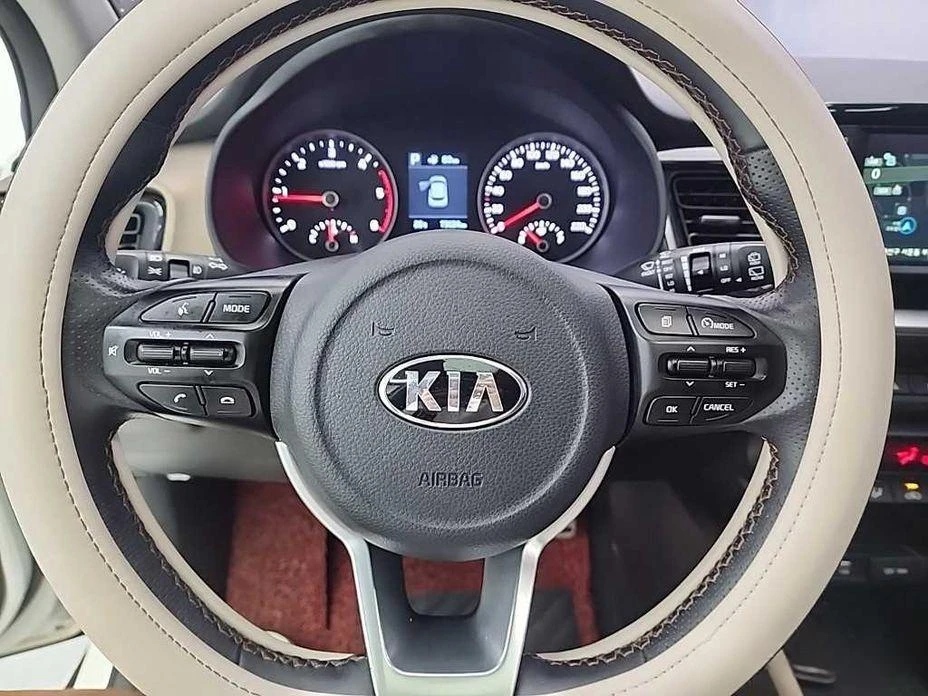 Kia Stonic Diesel 1.6 Prestige * НАЙ-ДОБРА ЦЕНА В БЪЛГАРИЯ*  - изображение 9