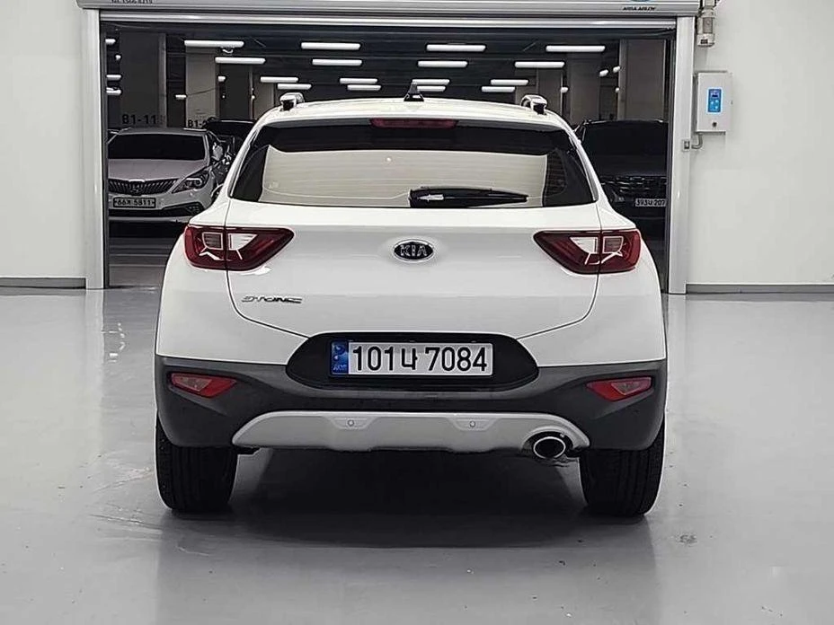 Kia Stonic Diesel 1.6 Prestige * НАЙ-ДОБРА ЦЕНА В БЪЛГАРИЯ*  - изображение 3