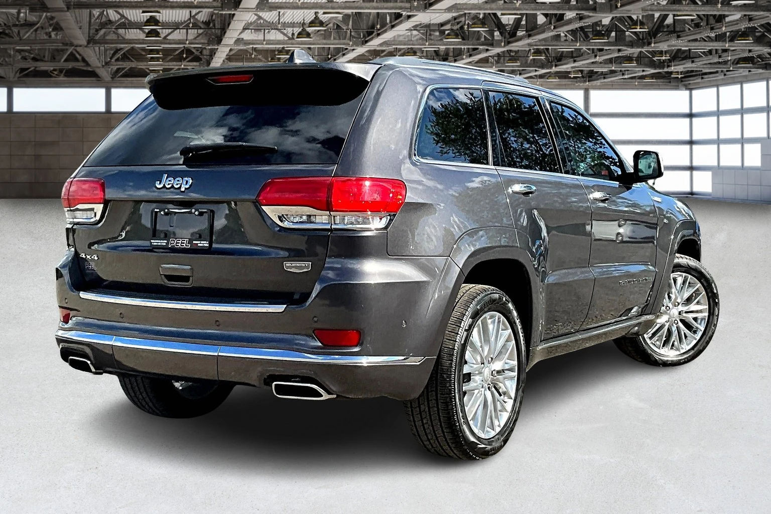 Jeep Grand cherokee SUMMIT V8 HEMI ДИСТРОНИК HARMAN KARDON ТЕЛЕВИЗОРИ - изображение 4