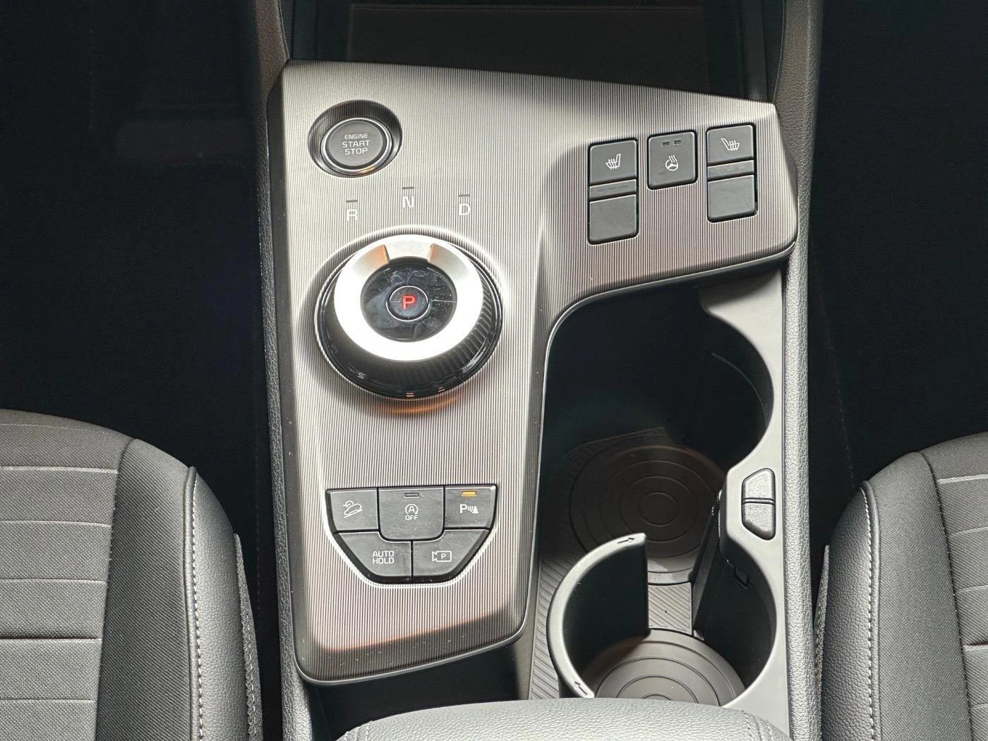 Kia Sportage HYBRID* DISTR* MEMORY* LED* KEYLESS* CAM* CARPLAY* - изображение 10