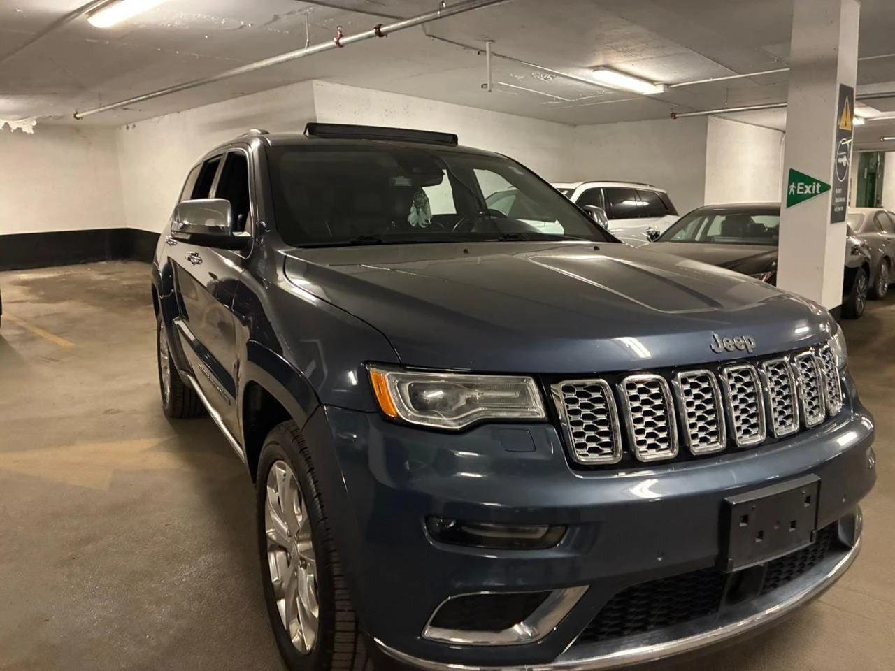 Jeep Grand cherokee SUMMIT* 3.6* Distronic* Обдух* Пано* H&K* Carplay, снимка 3 - Автомобили и джипове - 54110326