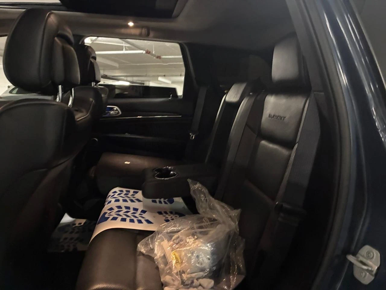 Jeep Grand cherokee SUMMIT* 3.6* Distronic* Обдух* Пано* H&K* Carplay, снимка 11 - Автомобили и джипове - 54110326