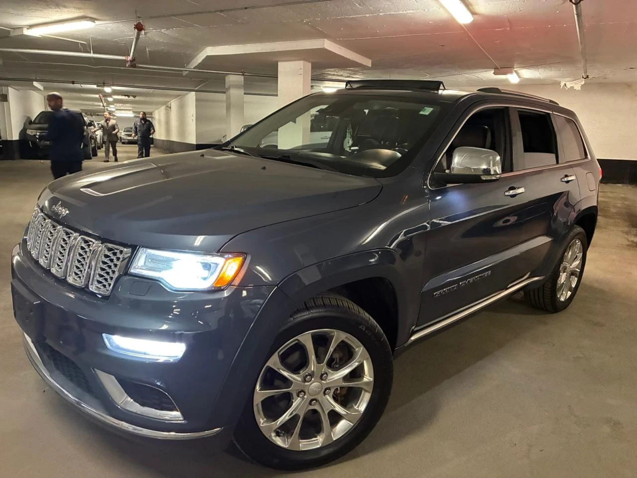 Jeep Grand cherokee SUMMIT* 3.6* Distronic* Обдух* Пано* H&K* Carplay