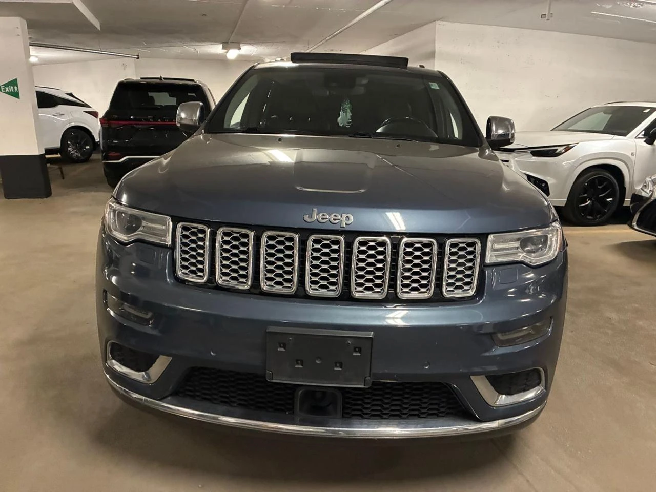 Jeep Grand cherokee SUMMIT* 3.6* Distronic* Обдух* Пано* H&K* Carplay, снимка 2 - Автомобили и джипове - 54110326