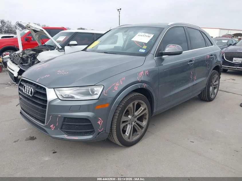 Audi Q3 2.0l 2.0T Premium Plus, снимка 2 - Автомобили и джипове - 54307606