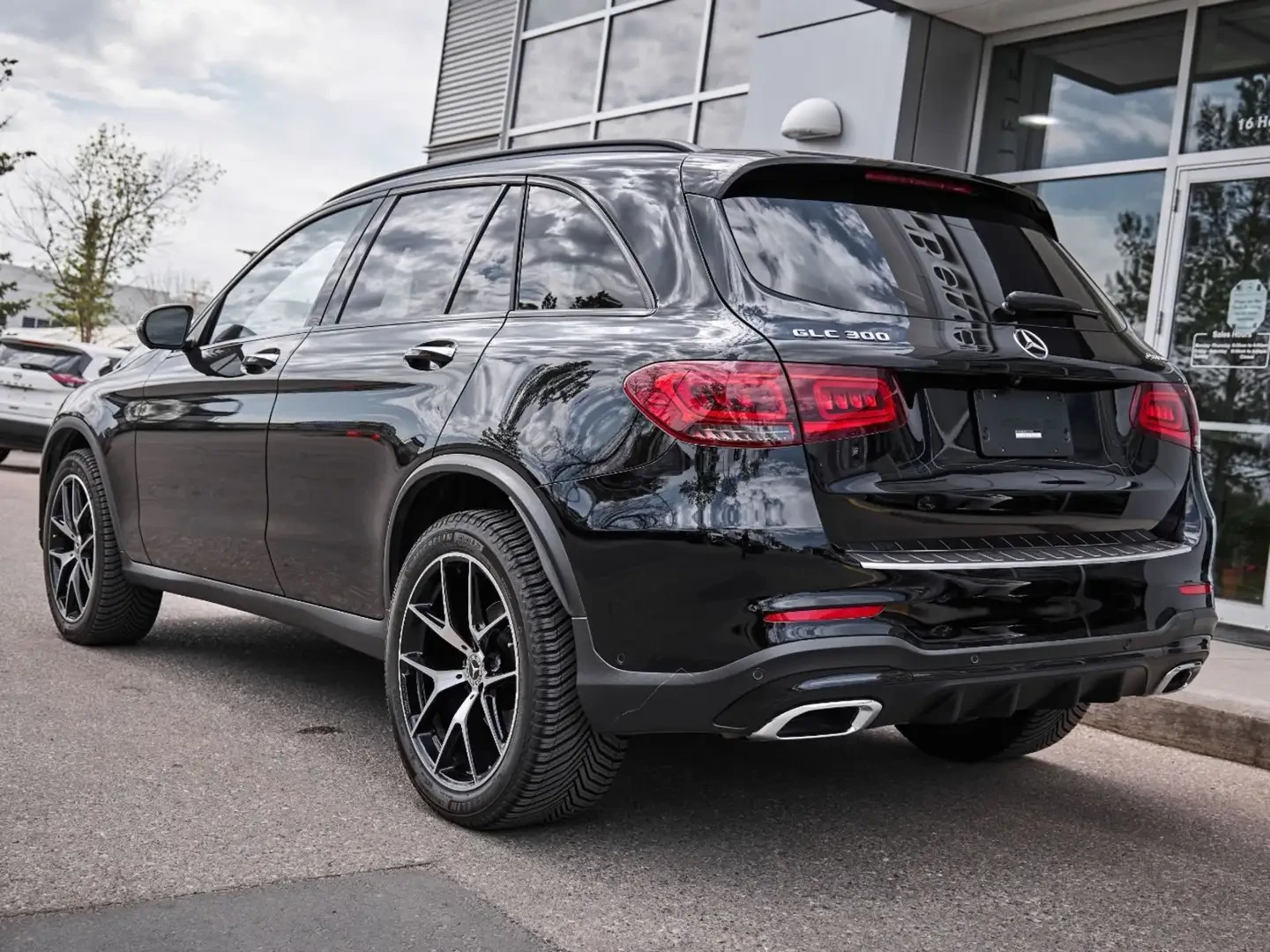 Mercedes-Benz GLC 300 4MATIC, снимка 4 - Автомобили и джипове - 54887912