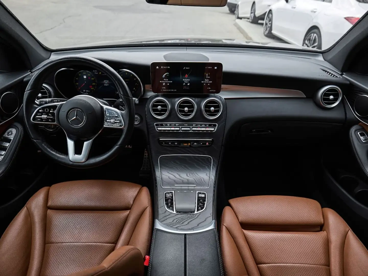 Mercedes-Benz GLC 300 4MATIC, снимка 12 - Автомобили и джипове - 54887912