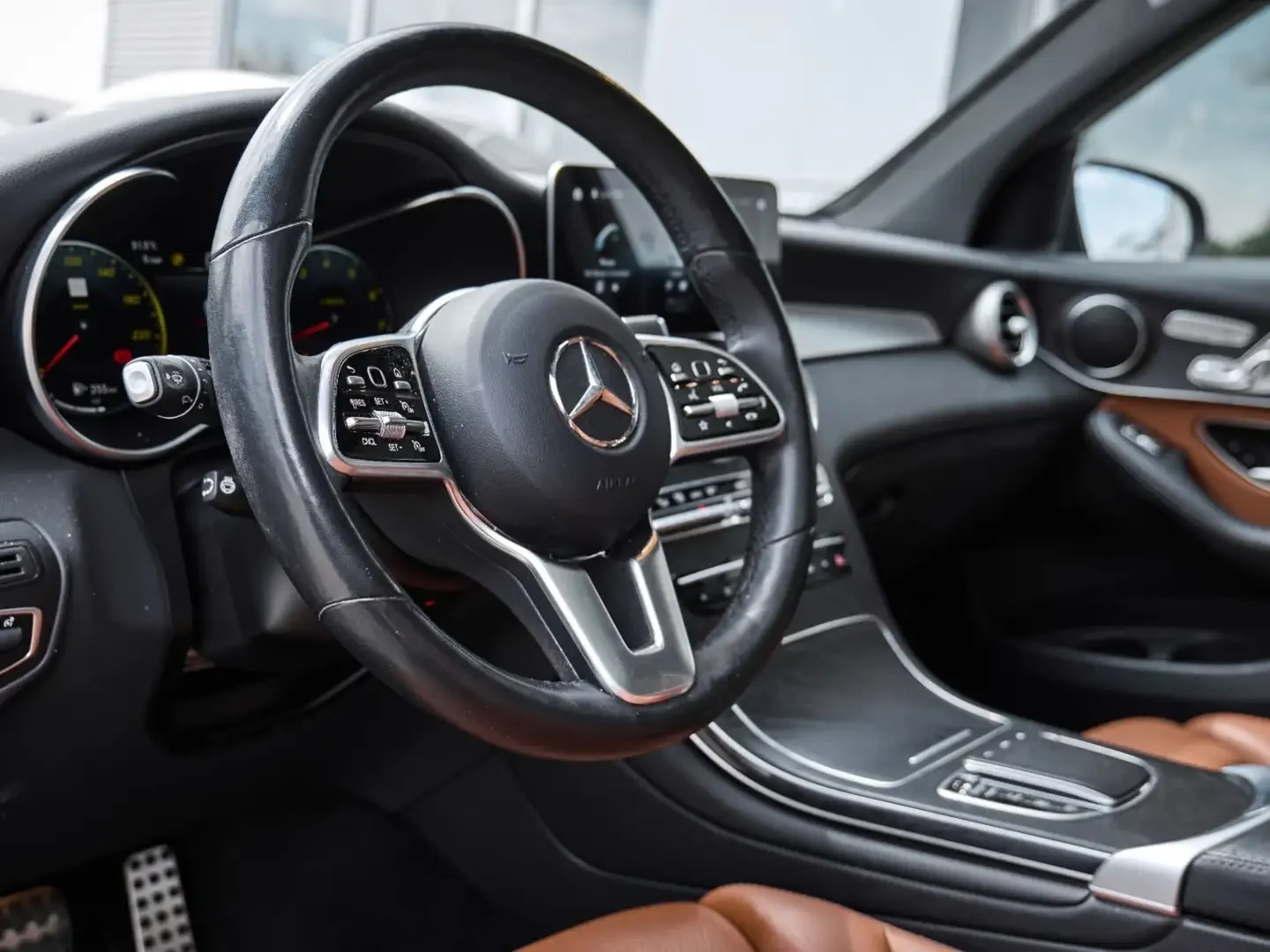 Mercedes-Benz GLC 300 4MATIC, снимка 17 - Автомобили и джипове - 54887912