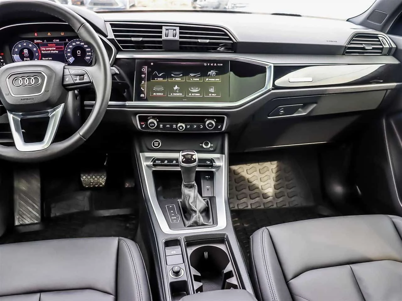 Audi Q3 * BASE * CARFAX * ЦЕНА ДО БГ, снимка 9 - Автомобили и джипове - 54904992