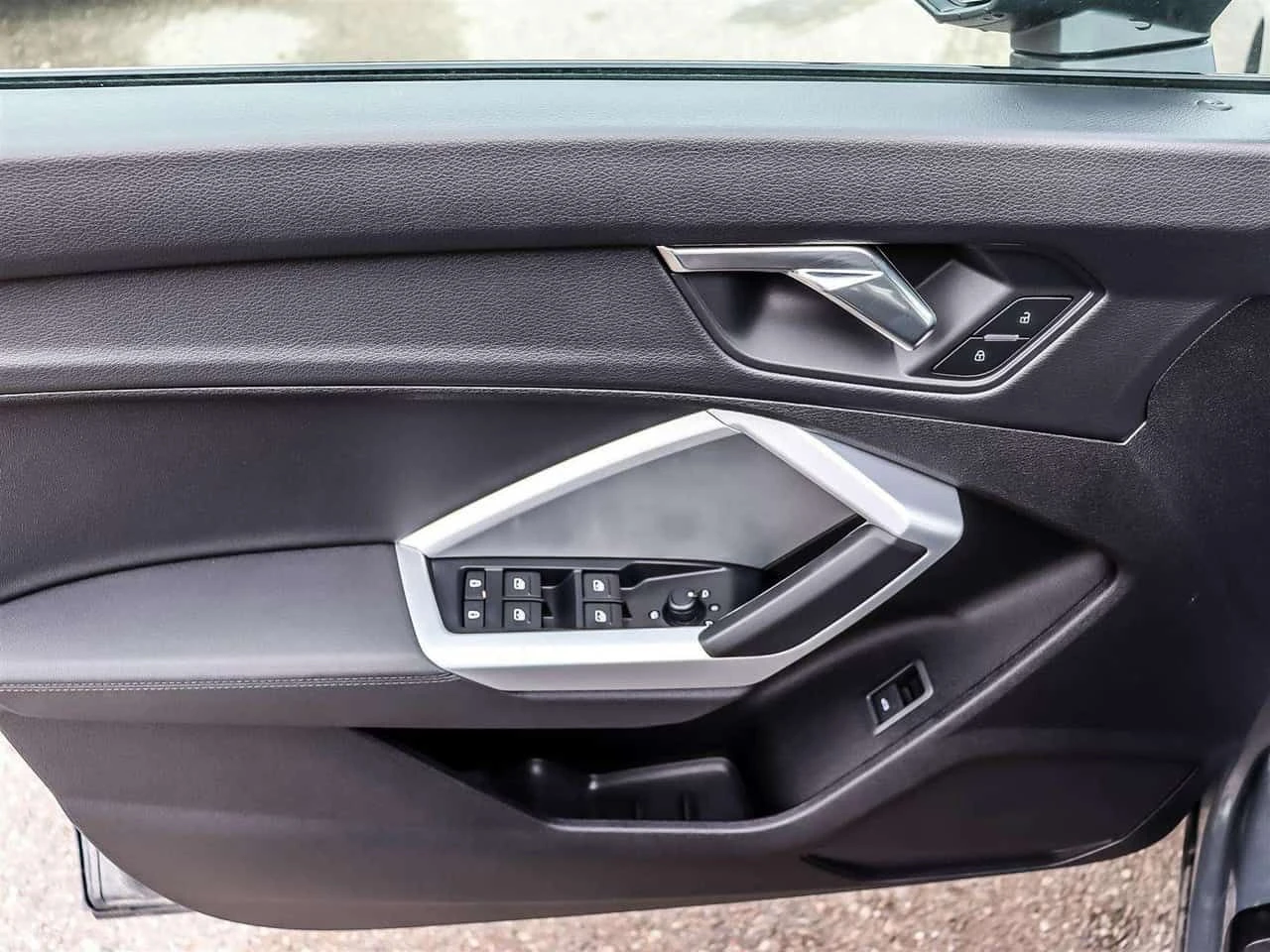 Audi Q3 * BASE * CARFAX * ЦЕНА ДО БГ, снимка 14 - Автомобили и джипове - 54904992