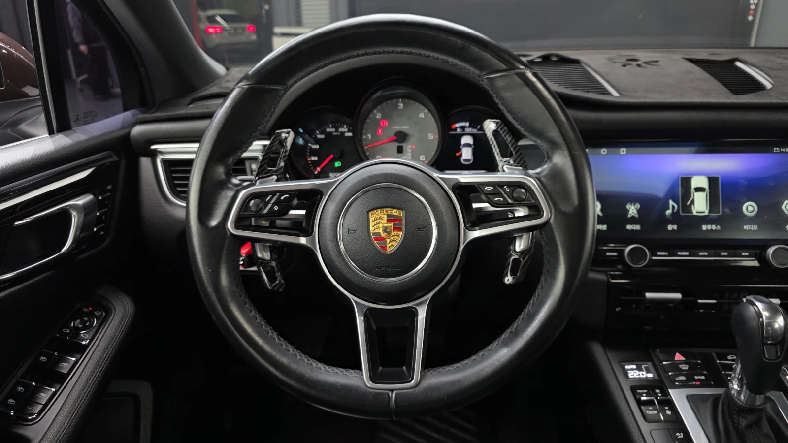 Porsche Macan S Diesel* ЕЛ. БАГАЖНИК* BLIND SPOT* КРАЙНА ЦЕНА, снимка 13 - Автомобили и джипове - 55496236