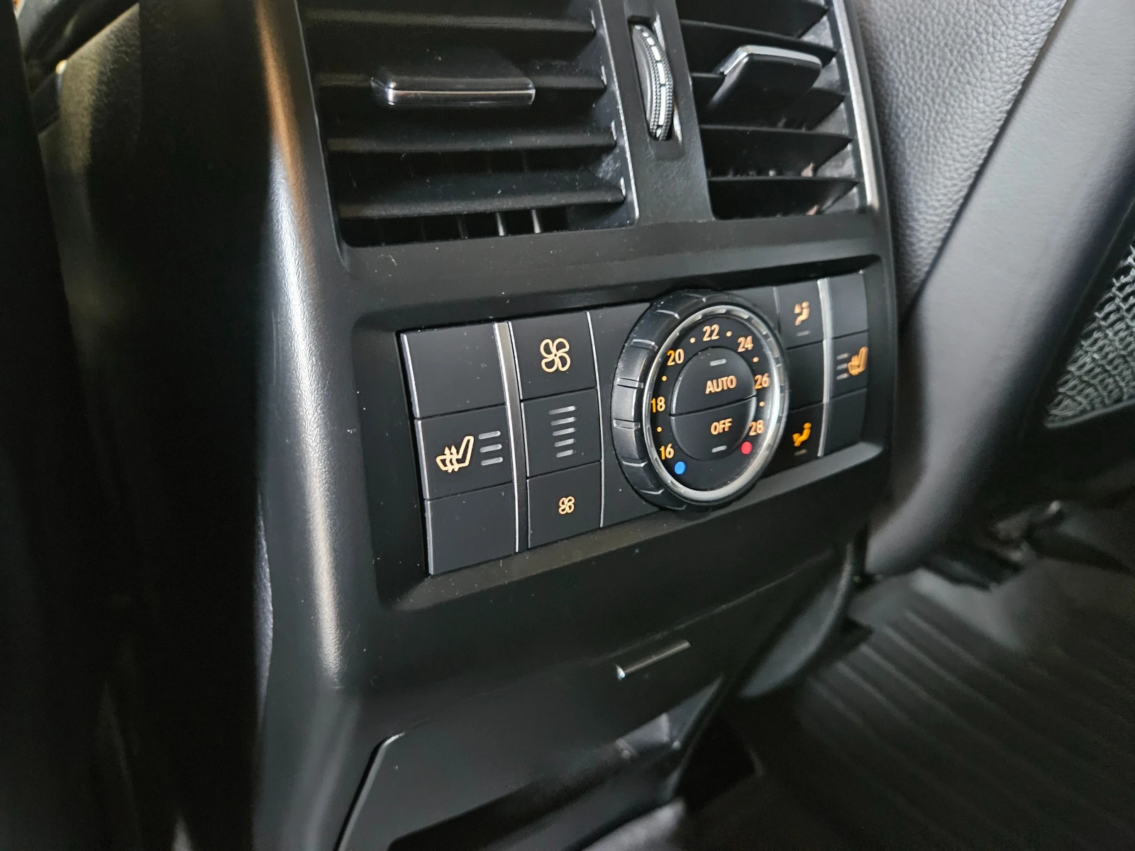 Mercedes-Benz GL 350 AMG pack, снимка 16 - Автомобили и джипове - 55713098
