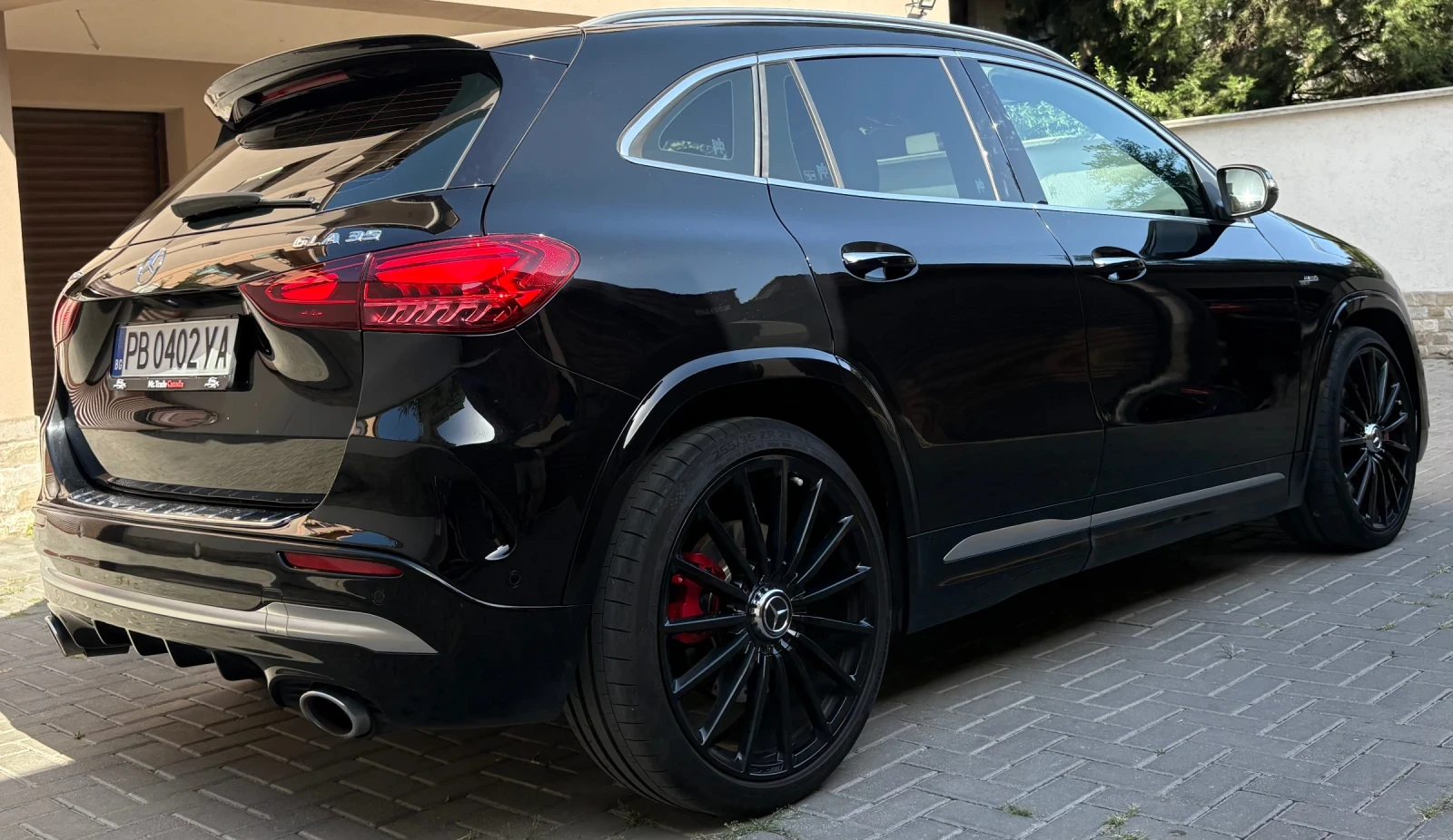 Mercedes-Benz GLA 45 AMG 35 AMG * Панорама * Подгрев * Burmester * , снимка 5 - Автомобили и джипове - 55877927