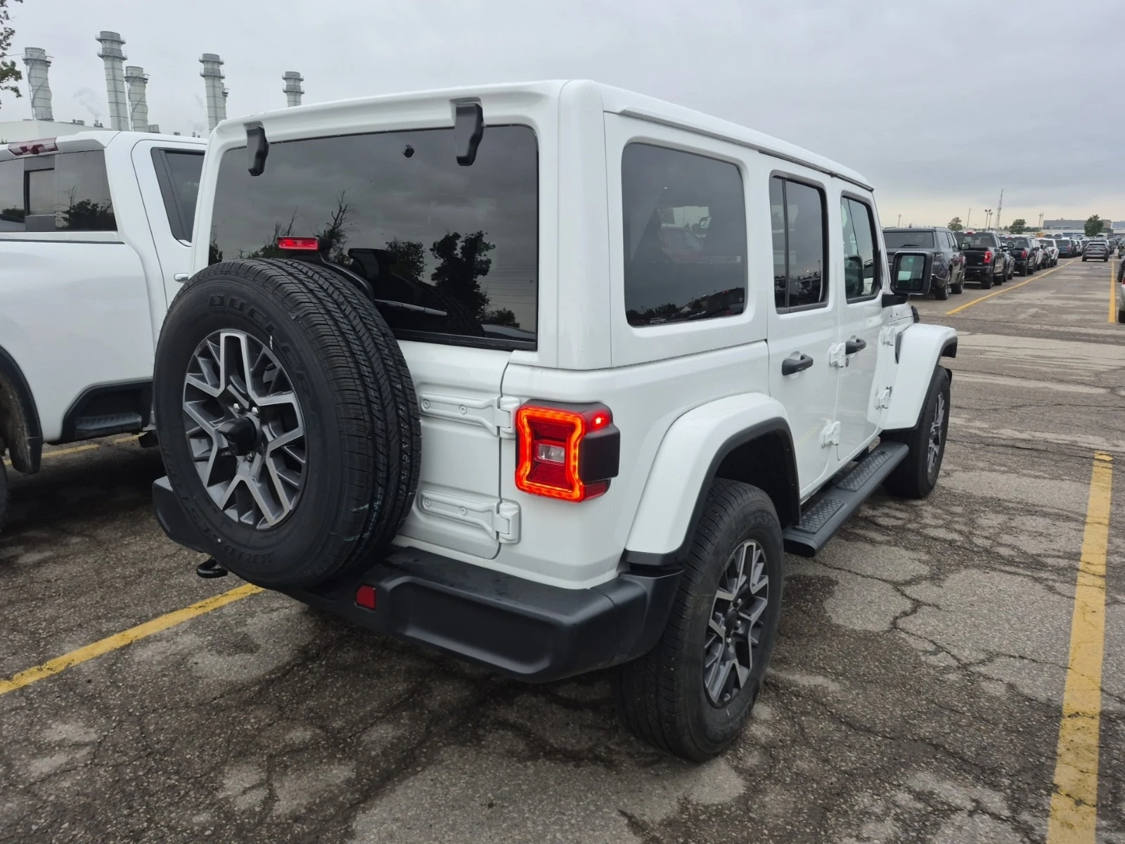 Jeep Wrangler Sahara* CARFAX* АВТОКРЕДИТ БЕЗ ПЪРВОНАЧАЛНА ВНОСКА, снимка 4 - Автомобили и джипове - 56132895