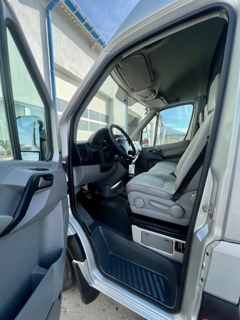 VW Crafter 136к.с / Климатроник / Отлично състояние!, снимка 11 - Бусове и автобуси - 47519041