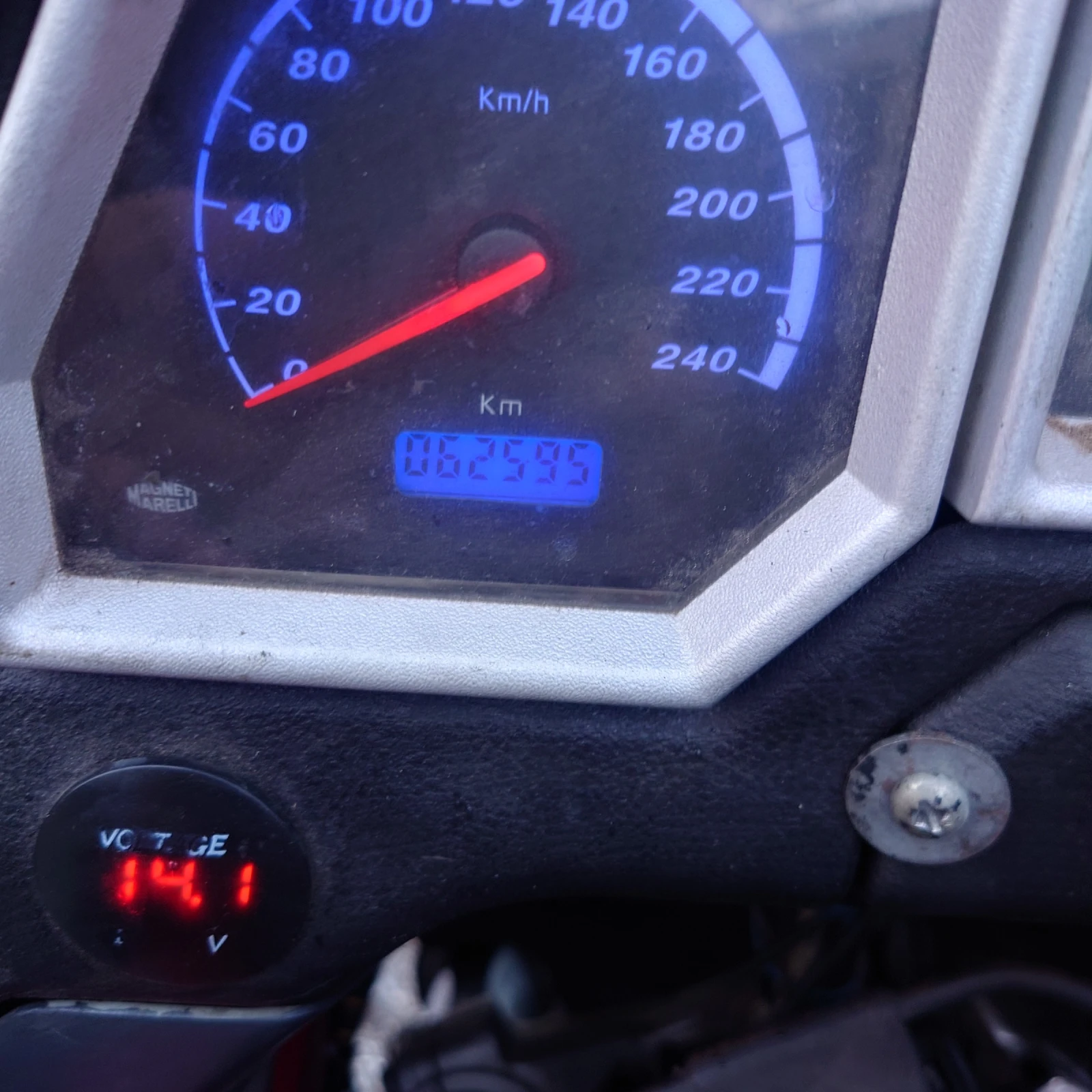 Aprilia Caponord  - изображение 8