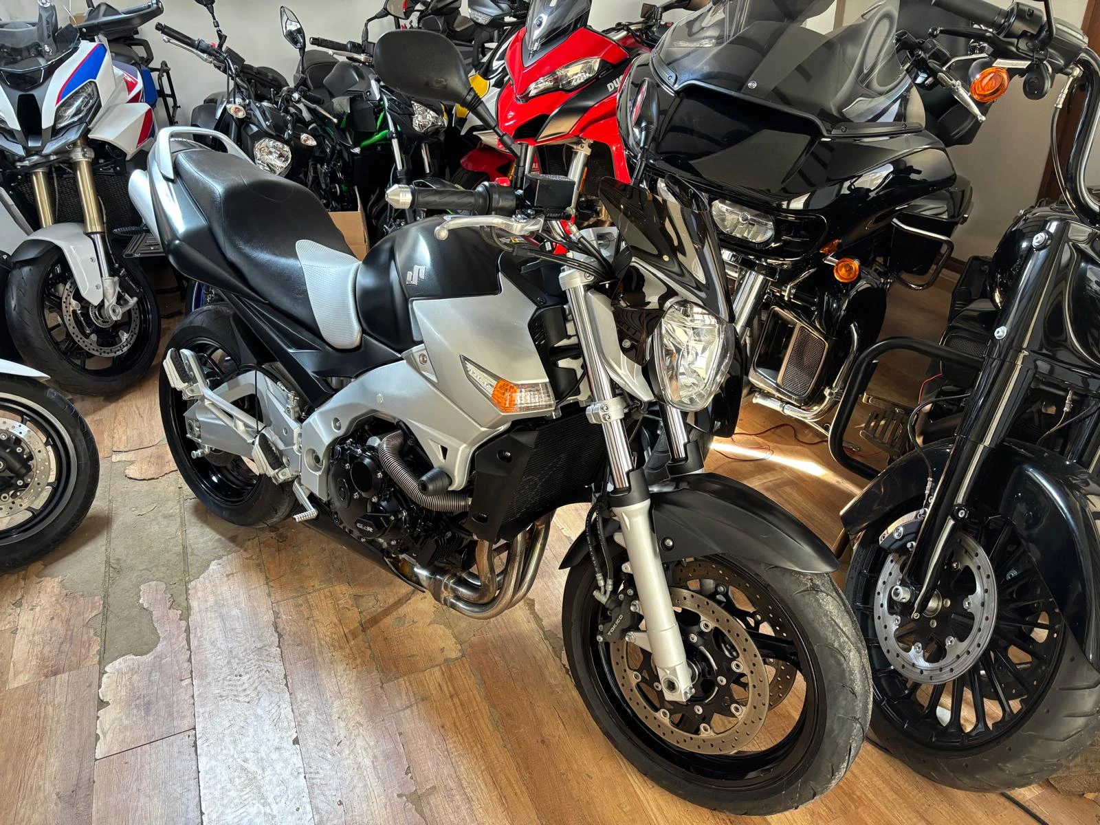 Suzuki Gsr 600 21000km