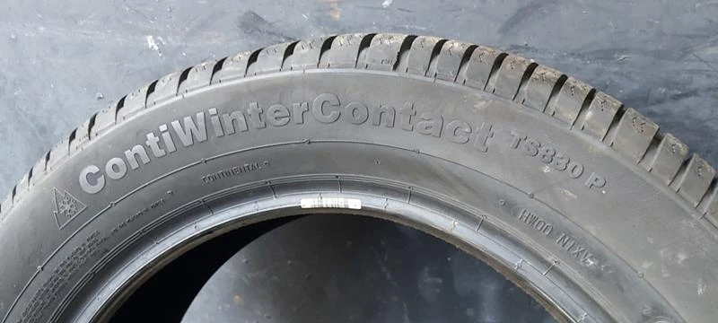 Гуми Зимни 225/55R17, снимка 4 - Гуми и джанти - 34707541