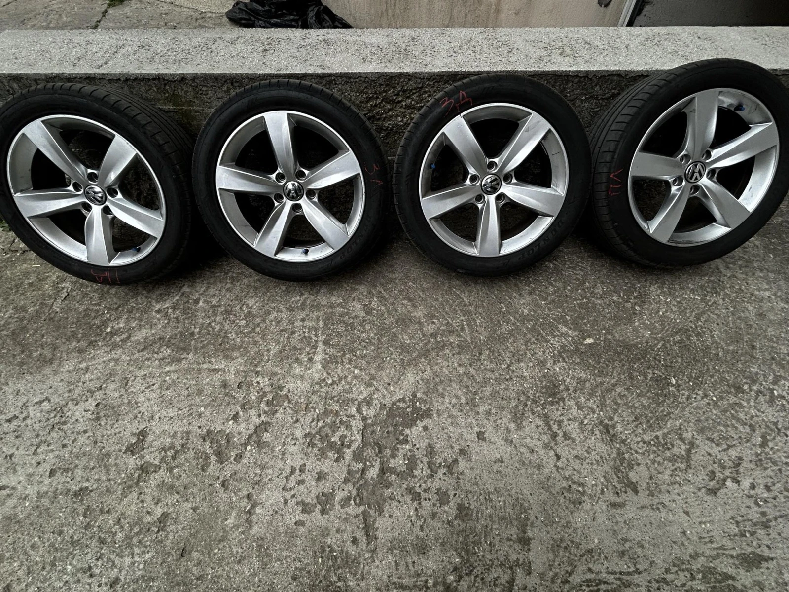    235/45R17  VW | Mobile.bg   1