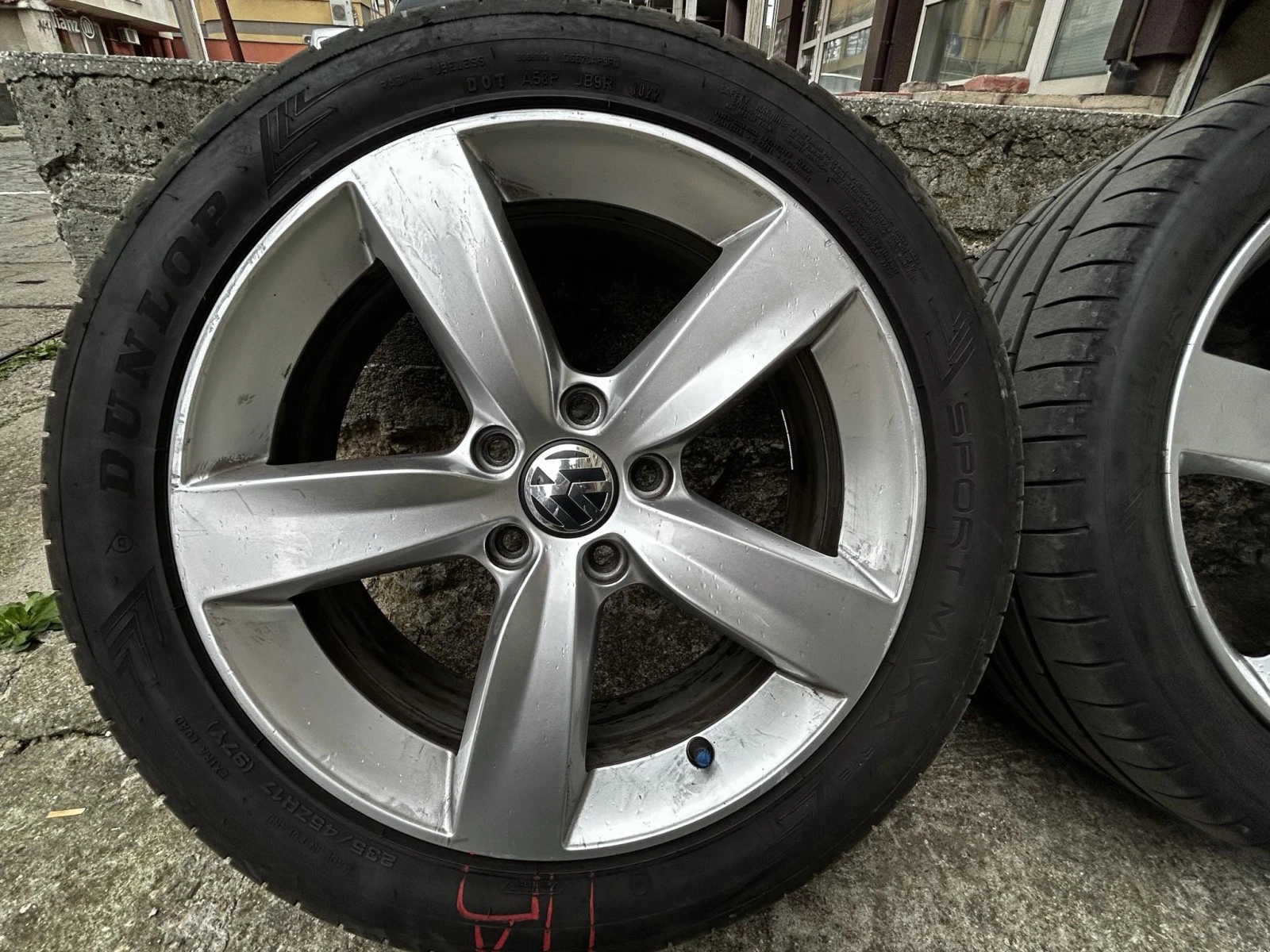    235/45R17  VW | Mobile.bg   3