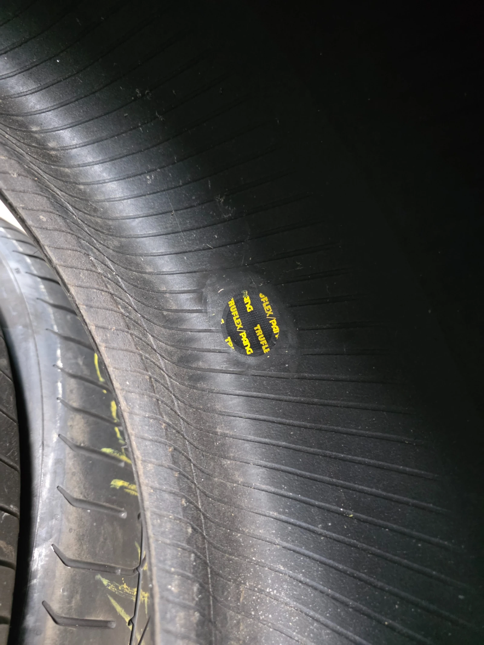 Гуми Зимни 255/45R19, снимка 7 - Гуми и джанти - 55496640