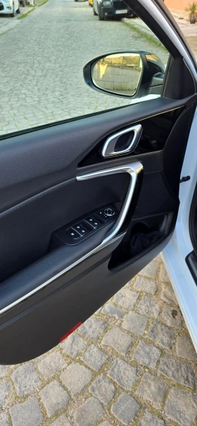 Kia Ceed Plug In Hybrid, снимка 10