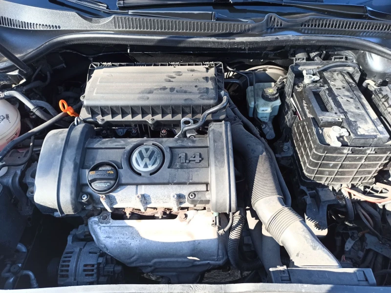 VW Golf 1.4I, снимка 15 - Автомобили и джипове - 48112978