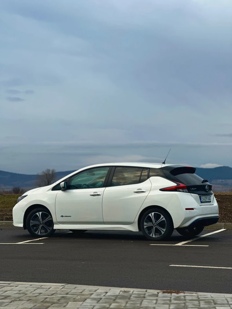 Nissan Leaf , снимка 2 - Автомобили и джипове - 48814584