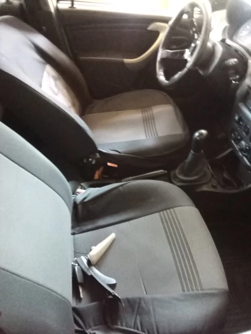 Dacia Sandero 1.4i, снимка 8 - Автомобили и джипове - 51817789