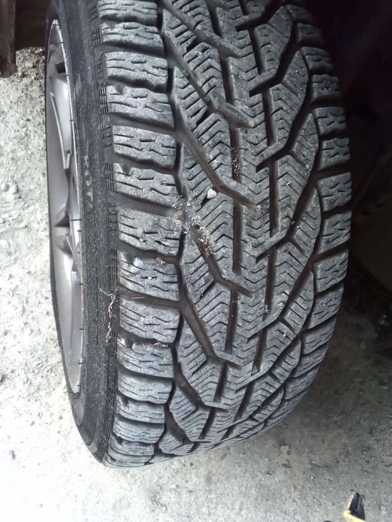 Dacia Sandero 1.4i, снимка 2 - Автомобили и джипове - 51817789