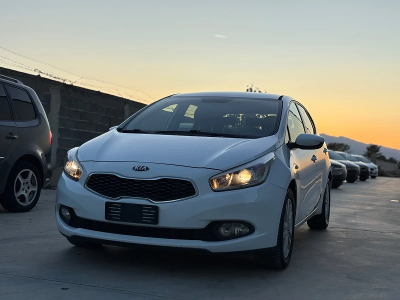 Kia Ceed 1.4 CRDi* 90кс* EURO5B* 6 скорости* , снимка 3 - Автомобили и джипове - 51738859