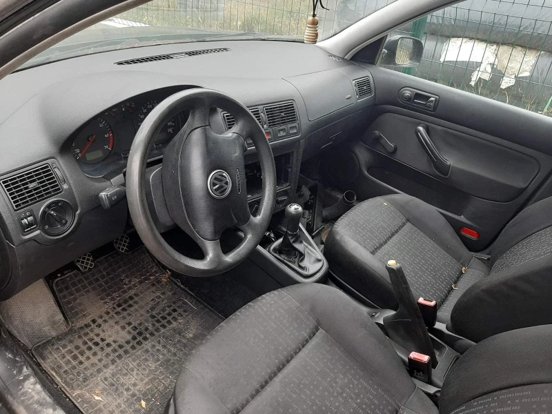 VW Golf 1.4i 16V 75кс, снимка 5 - Автомобили и джипове - 52348974