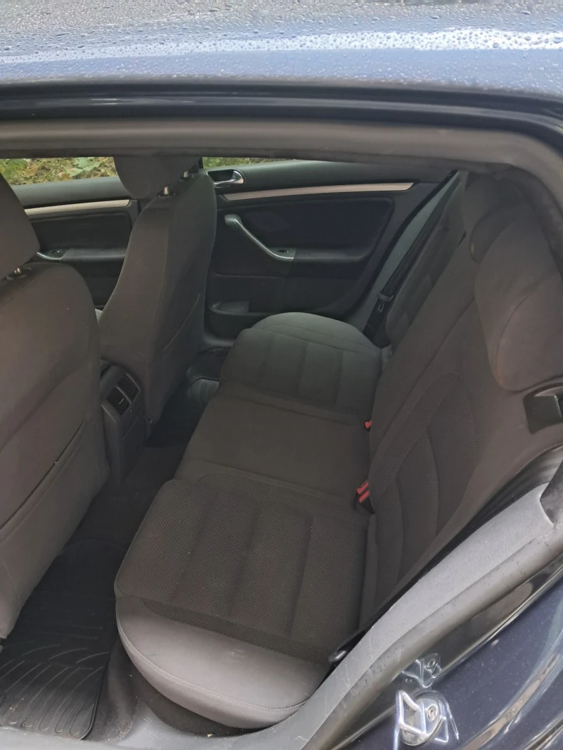 VW Golf 5, снимка 4 - Автомобили и джипове - 52537527