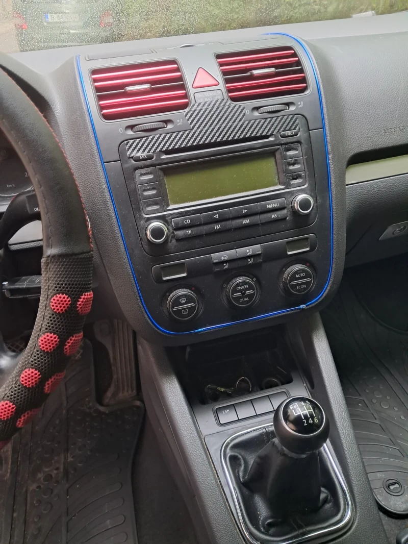 VW Golf 5, снимка 7 - Автомобили и джипове - 52537527