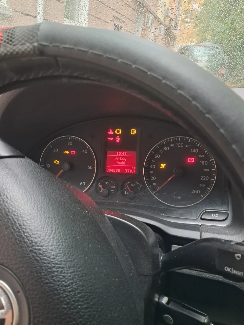 VW Golf 5, снимка 6 - Автомобили и джипове - 52537527