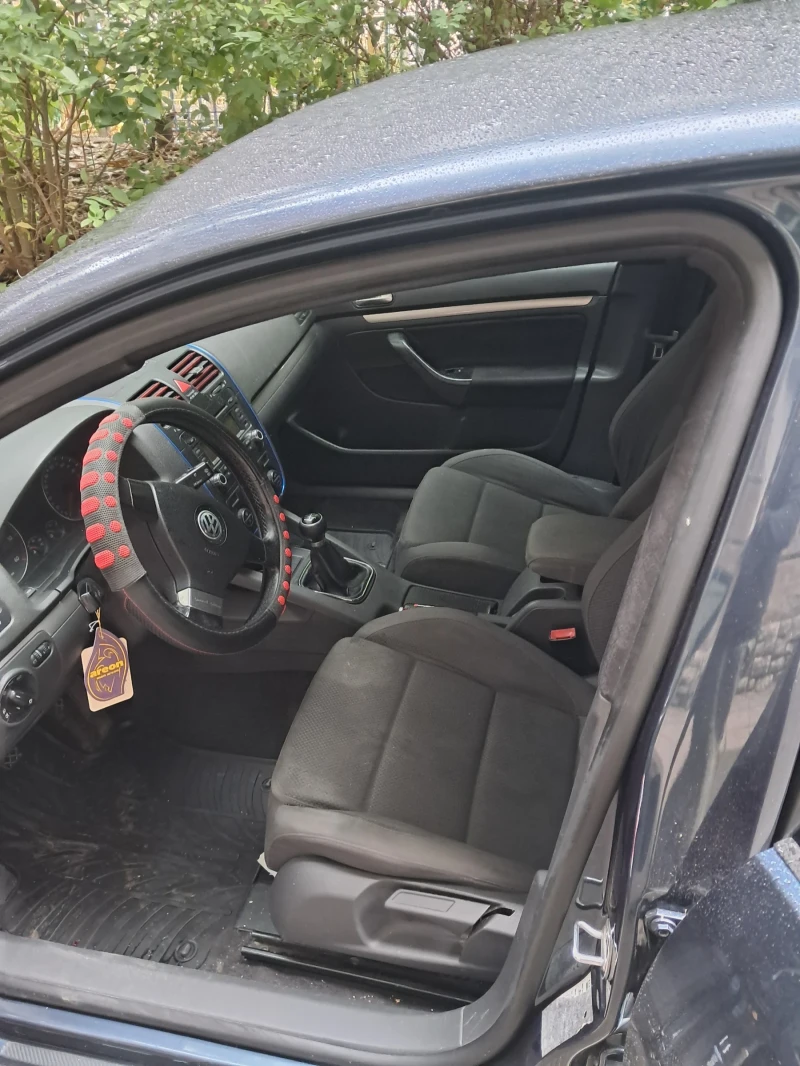 VW Golf 5, снимка 3 - Автомобили и джипове - 52537527