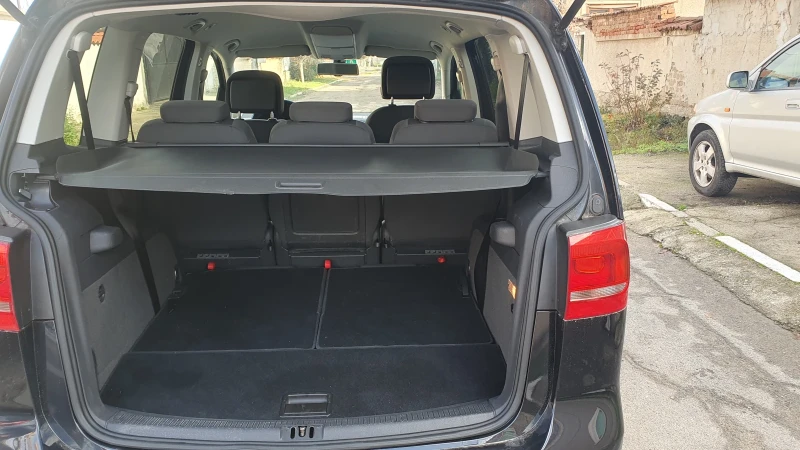 VW Touran 1.4, снимка 6 - Автомобили и джипове - 52551775