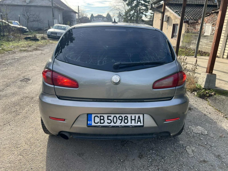 Alfa Romeo 147 1.6 Facelift, снимка 4 - Автомобили и джипове - 52823852