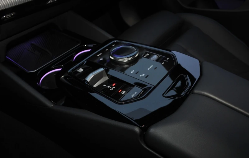 BMW 520 M-Sport, снимка 10 - Автомобили и джипове - 53165383