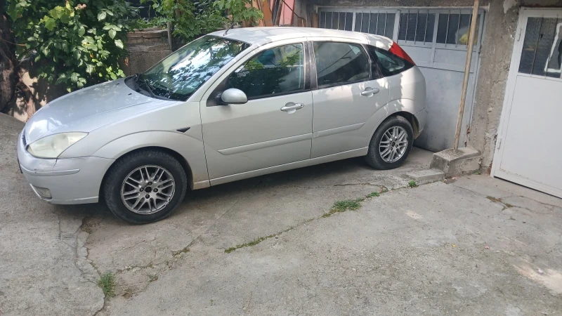 Ford Focus 1.8, снимка 2 - Автомобили и джипове - 53221616