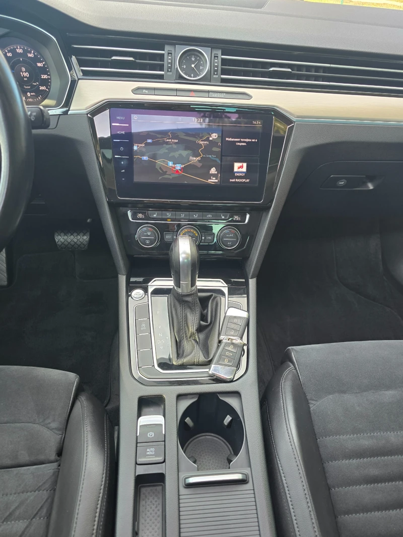 VW Passat 2.0TDI-EВРО 6В--АВТОМАТИК-ПАНОРАМА-ЛЕД ФАРОВЕ, снимка 11 - Автомобили и джипове - 53476275