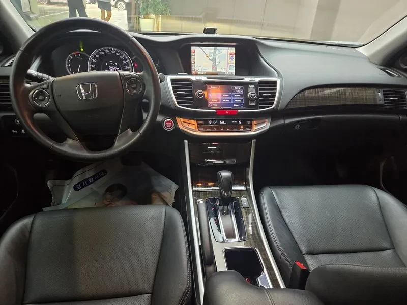 Honda Accord  2.4 9Th Generation, снимка 9 - Автомобили и джипове - 56021218