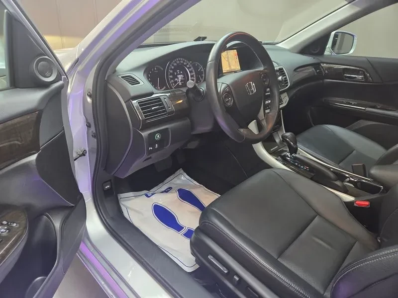 Honda Accord  2.4 9Th Generation, снимка 12 - Автомобили и джипове - 56021218