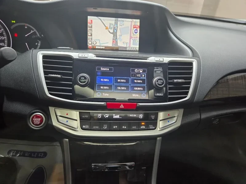 Honda Accord  2.4 9Th Generation, снимка 14 - Автомобили и джипове - 56021218